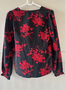 Chic Floral V-Neck Long Sleeve Top