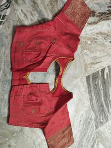 Elegant Beige Saree with Red Blouse Piece