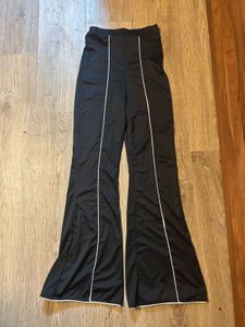Chic Black Flared Leggings