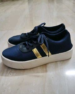 Stylish Navy &amp; Gold Sneakers