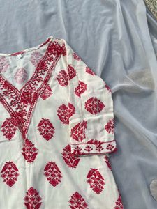 🌸 Beautiful Short Kurti