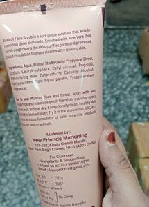 Natural Apricot scrub 🤯