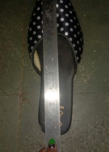 Black Flat Sandle