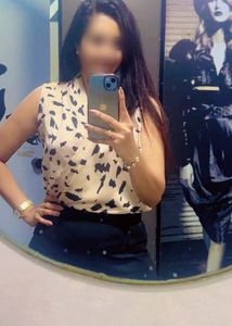 Stylish Sleeveless Animal Print Top