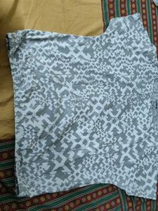 Grey &amp; White Printed Top