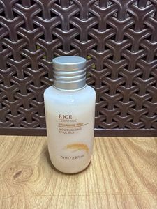 face shop rice moisturiser