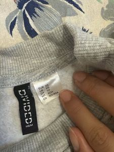 Sweatshirt