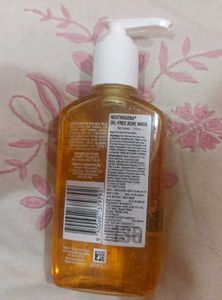 Neutrogena Oil-Free Acne Wash for more d