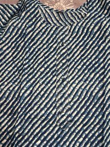 Blue &amp; White Striped short Cotton Kurta