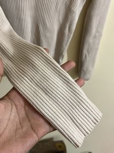 Ribbed V-Neck Long Sleeve Top
