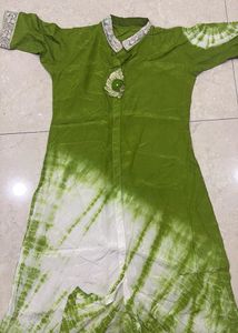 2 Embellished Floral Kurta