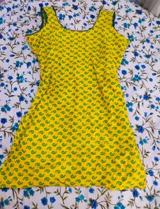 Vibrant Yellow Kurta with Green Paisley Print XL