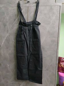 Chic Black Jumpsuit with Straps