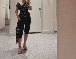 Levis Black Capri Pants