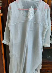 Women Chikankari Embroidered Straight Kurta