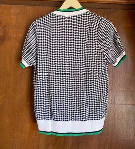 Houndstooth V-Neck Knit Top
