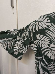 Trendy Tropical Leaf Print Top