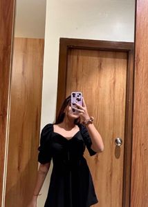 Chic Black Puff Sleeve Dress