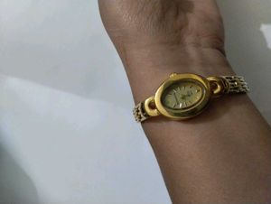 Elegant Gold Tone Women's Watch