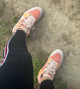 Jordan 1 Mid ‘Apricot’ (W) – Size EU 40 / UK 6