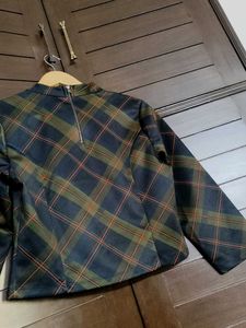 Madame Stylish Plaid Checks Cropped Top