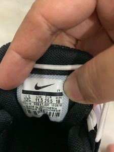 Nike girls sneakers