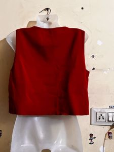 Red Sleeveless Crop Top