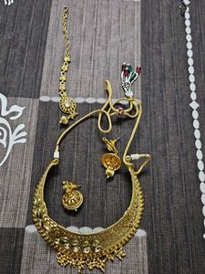 Elegant Gold-Toned Jewelry Set