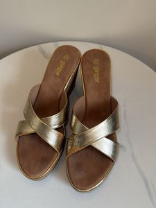 Chic Gold Wedge Sandals