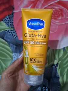 Vaseline Gluta-Hya Sunscreen SPF 50