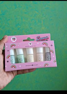 Myglamm Dreaming Mini Nail Polish kit pack 1