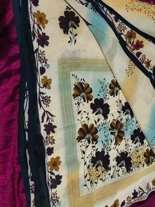 Beautiful Floral Print Saree