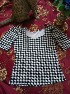 Classic Black &amp; White Houndstooth Top