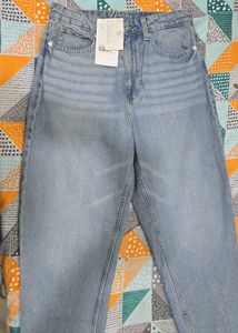 H&amp;M Mom Jeans Light Wash Denim with T