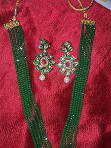 Elegant Kundan &amp; Emerald Necklace Set