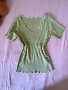 Ribbed V-Neck Top - Light Green