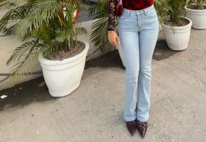 Light Wash Flare low waist Jeans