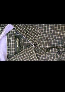 Men's Plaid Button-Down Shirt