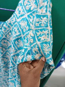 Beautiful Teal &amp; White Printed Kurta