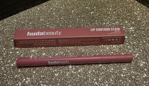 Huda Beauty Lip Contour