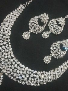 Stunning Rhinestone Jewellery Set