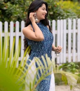 Blue Floral Sleeveless Kurta