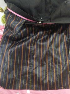 Classic Black Pleated Mini Skirt