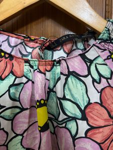Zara Basic Floral Print Short Sleeve Top