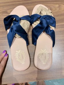 Stylish Blue Velvet Flats