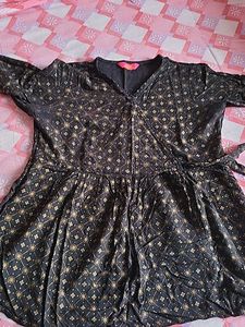 Stylish Black &amp; Gold Printed Kurta