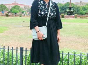 😍 Black Midi Dress