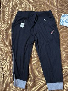 Women's Casual Capri Pants(zip pockets)