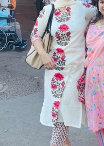 worn only once. Beautiful Floral Kurta Set urge
