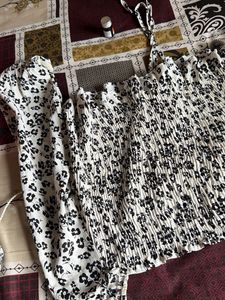 Chic Floral Smocked Crop Top